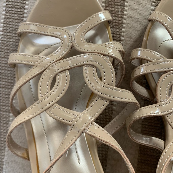 Dexflex Comfort Tan Cream Sandals SIZE 7 - Picture 4 of 7